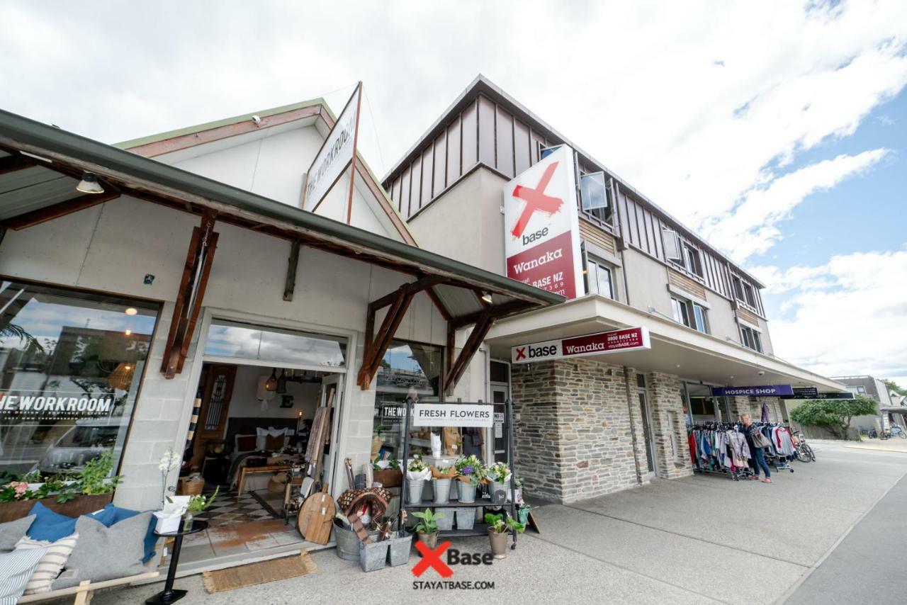 Base Wanaka Hostel Exterior photo